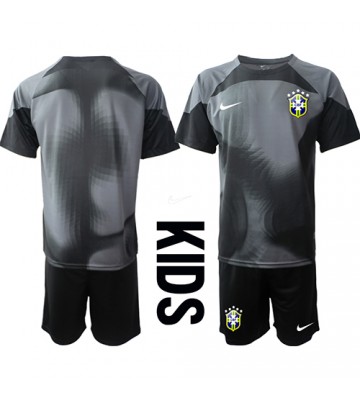 Brasilien Målmand Replika Babytøj Hjemmebanesæt Børn VM 2022 Kortærmet (+ Korte bukser)